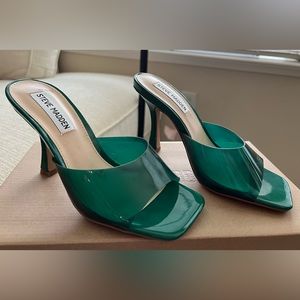 SYL Steve Madden (Green/ Size 5)